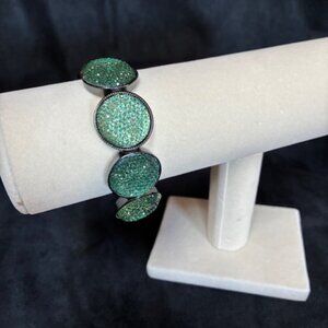 Bracelet - green rhinestones on stretchy band 9 1/2"